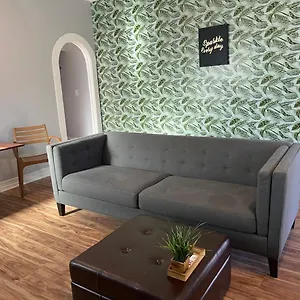 2bed-1bath-close-to-downtown-lb-la-and-oc.topanaheimhotels.com/
